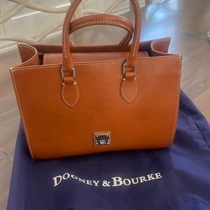 Dooney & Bourke Handbag Brand NWT